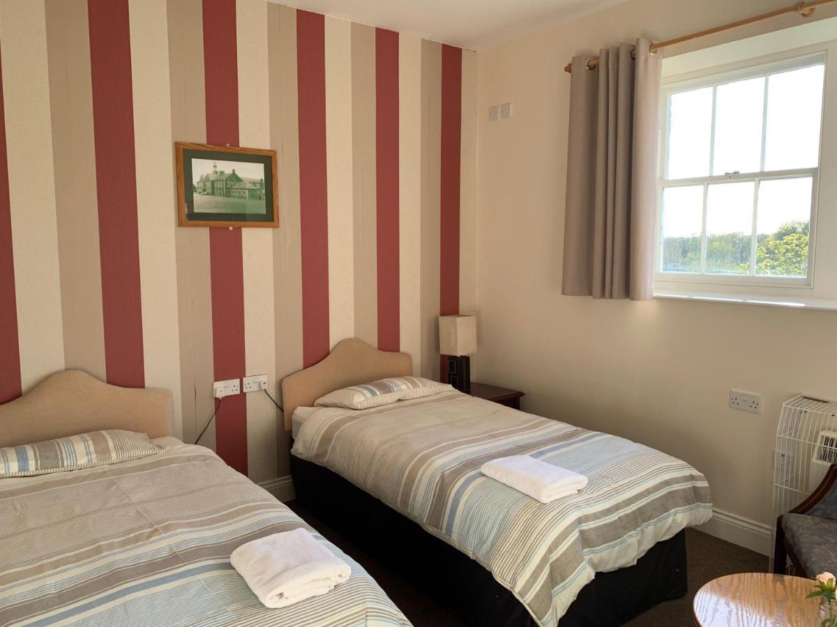 Jersey Accommodation And Activity Centre Gorey Esterno foto