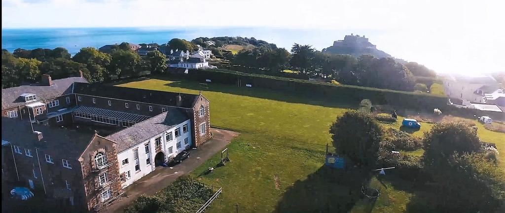 Jersey Accommodation And Activity Centre Gorey Esterno foto