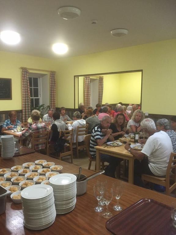 Jersey Accommodation And Activity Centre Gorey Esterno foto